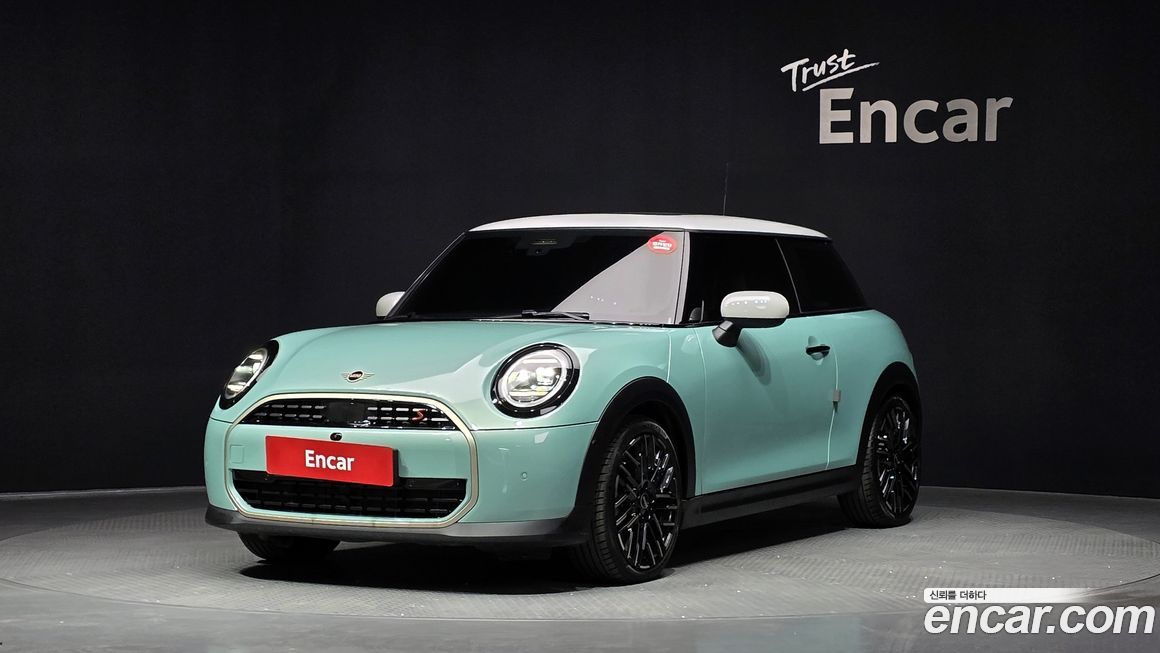 Mini Cooper Favoured, 2025