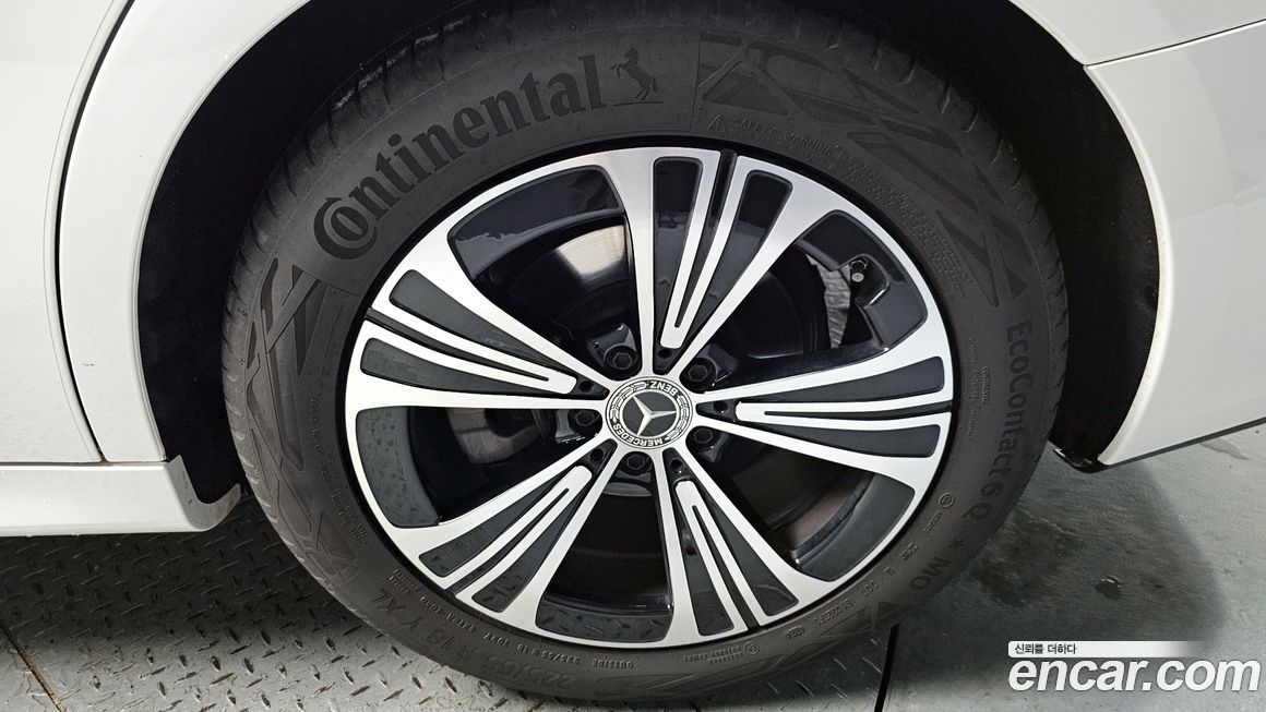 Mercedes-Benz E-Class E200 Avantgarde, 2025