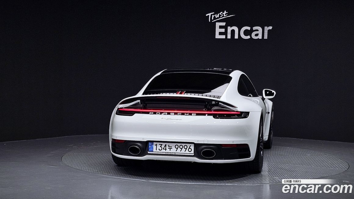 Porsche 911 Carrera, 2024