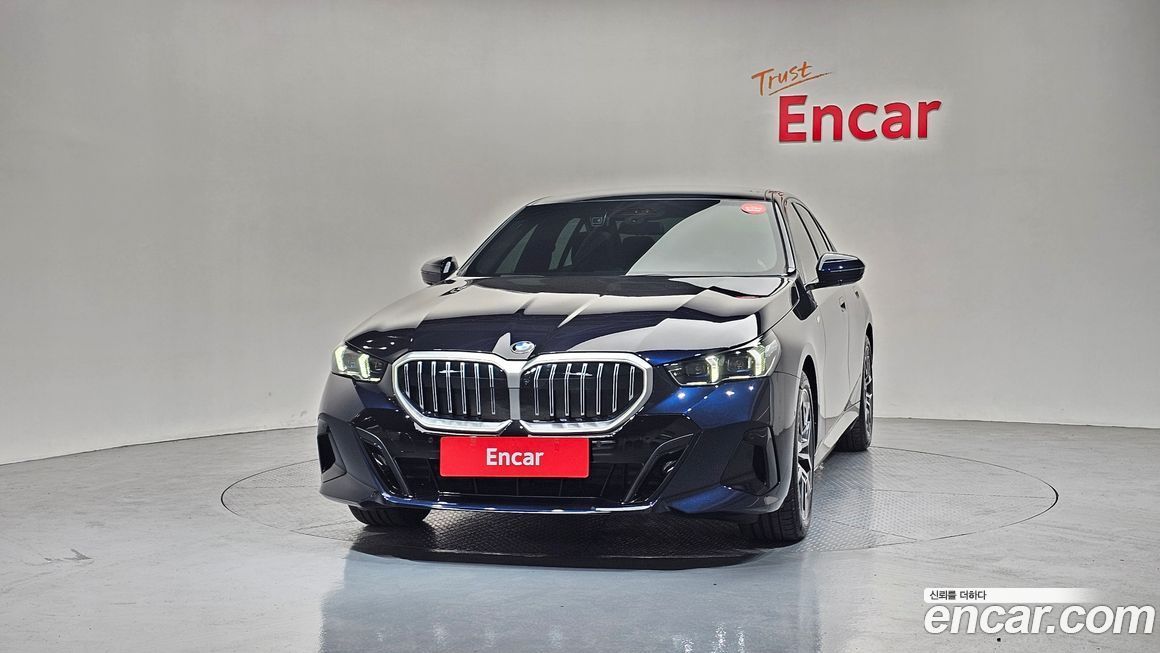 BMW 5-Series 520i M Sport, 2025