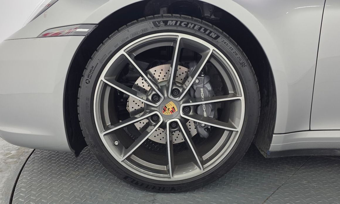 Porsche 911 Carrera, 2024
