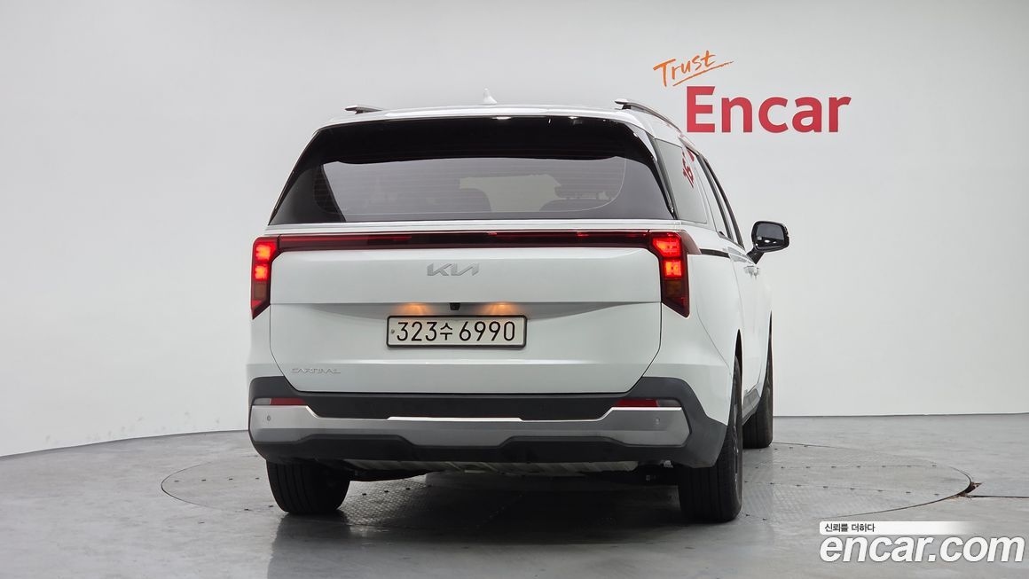 Kia Carnival 9-Seater Prestige, 2024