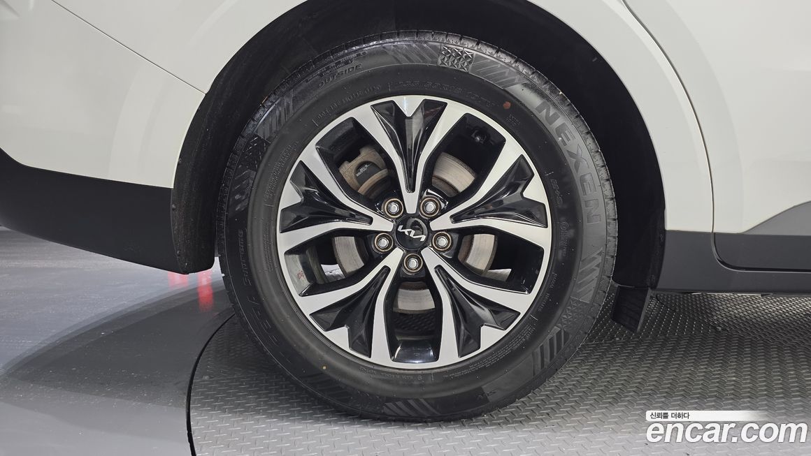 Kia Carnival 9-Seater Signature, 2023