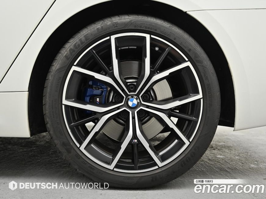 BMW 5-Series 530i M Sport Package, 2023