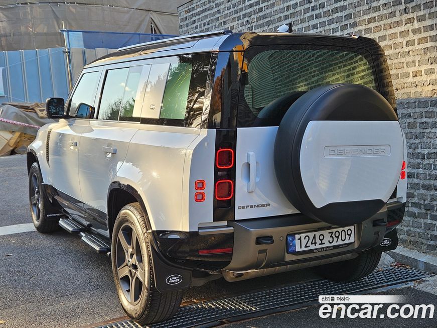 Land Rover Defender 110 P300 X-Dynamic SE, 2023