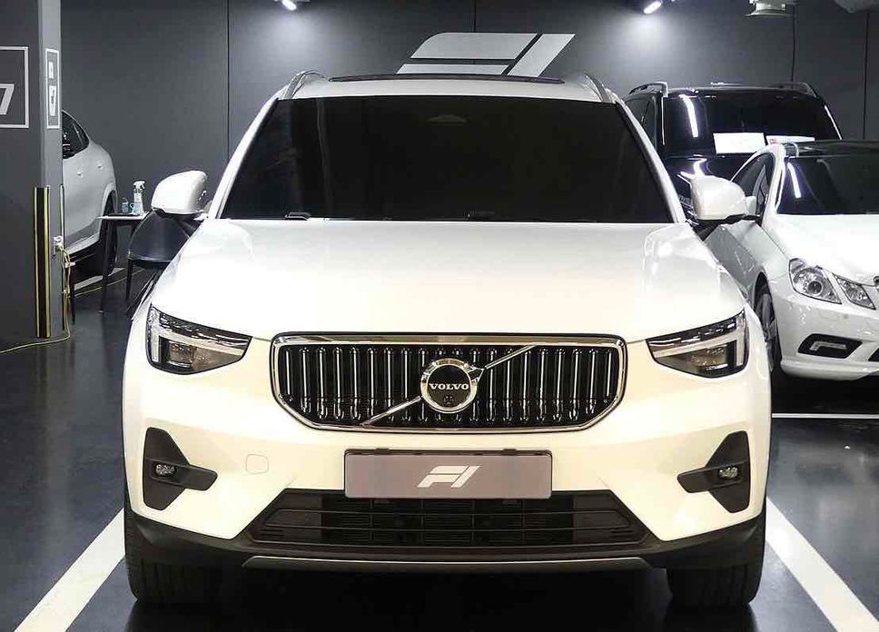 Volvo XC40 B4 Ultimate Bright, 2024