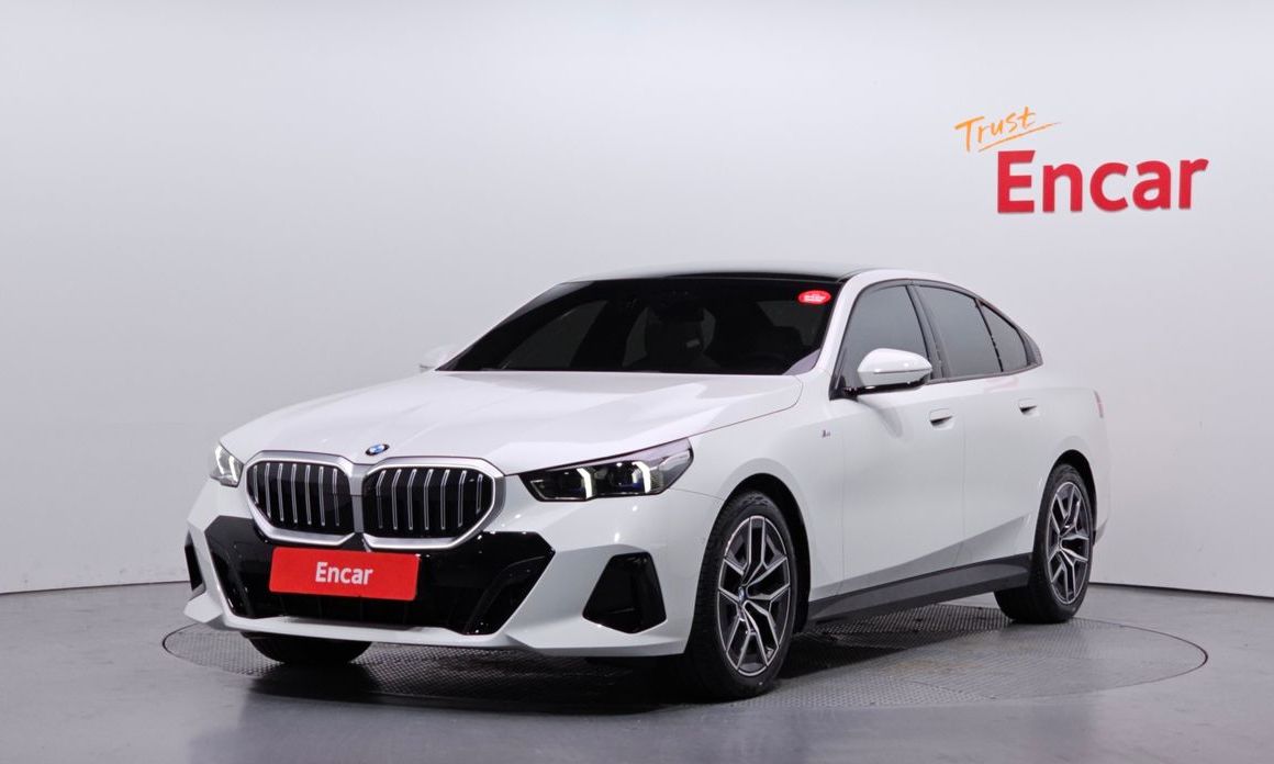 BMW 5-Series 520i M Sport, 2025