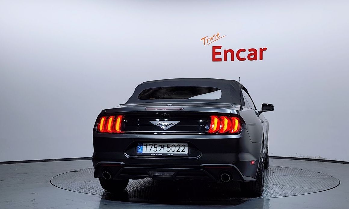 Ford Mustang Convertible, 2022