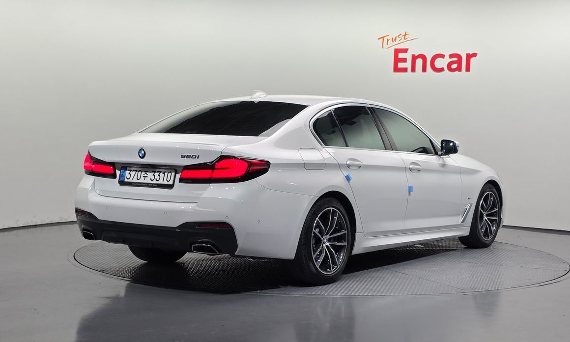 BMW 5-Series 520i M Sport, 2022