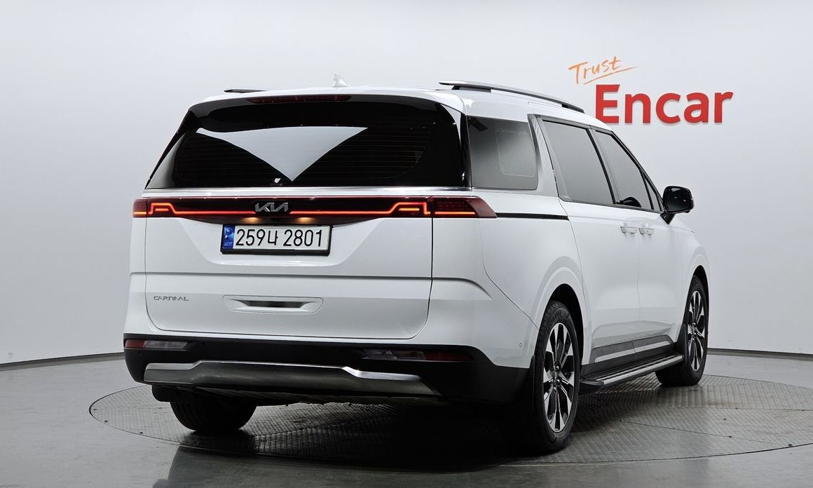 Kia Carnival 7-Seater Outdoor, 2023