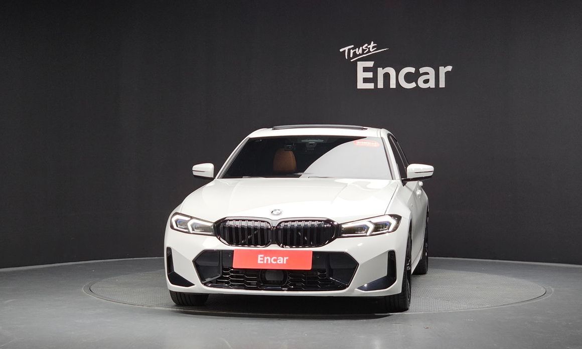 BMW 3-Series 320i M Sport, 2025