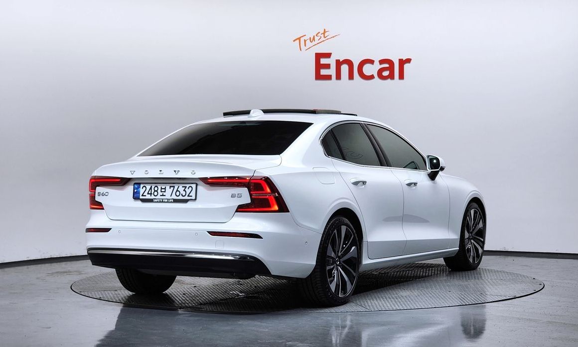 Volvo S60 B5 Ultimate Bright, 2024