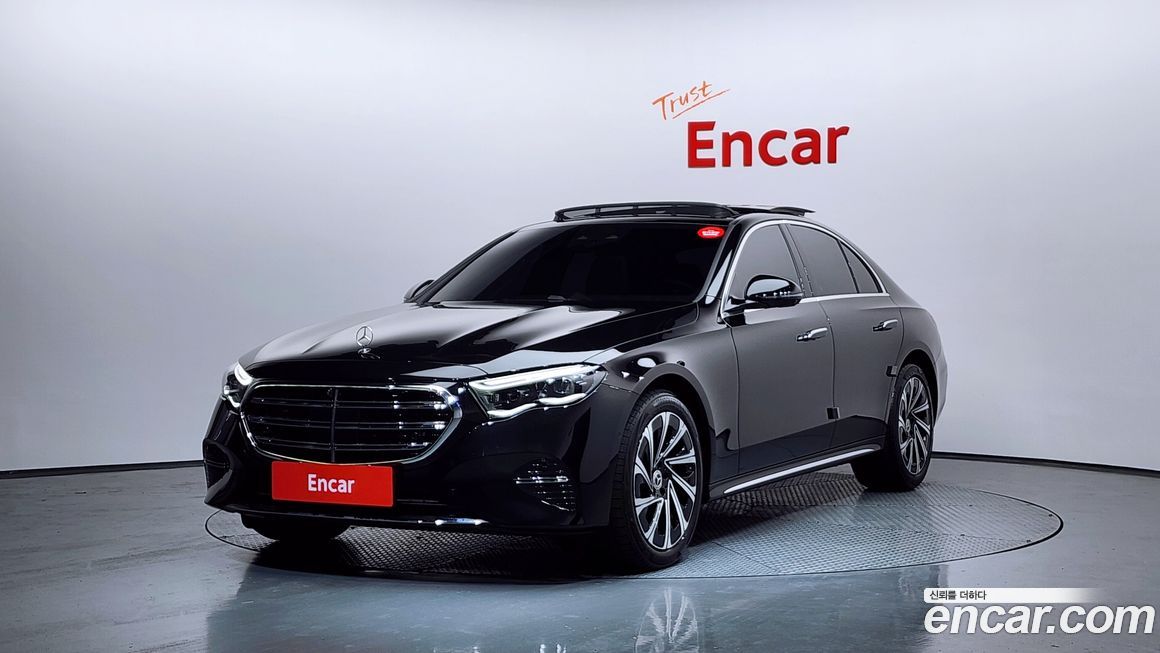 Mercedes-Benz E-Class E300 4MATIC Exclusive, 2026