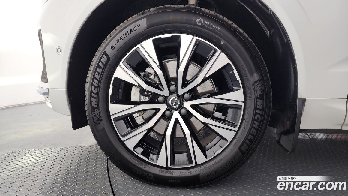 Volvo XC60 B6 Ultra Bright, 2025