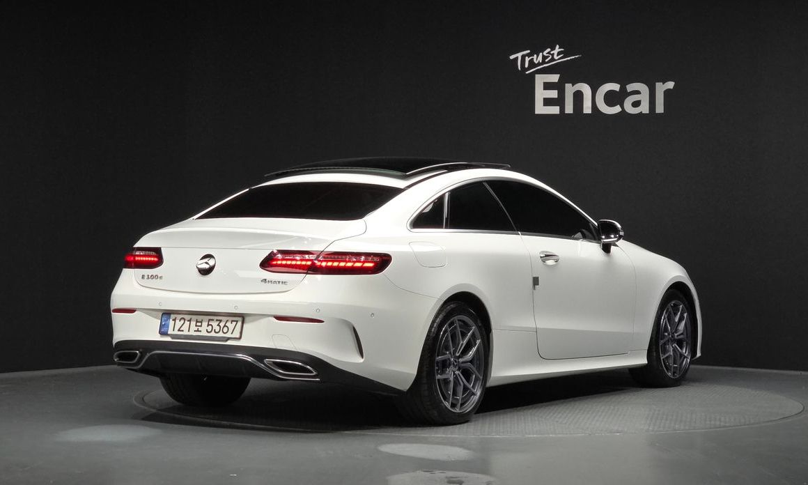Mercedes-Benz E-Class E300d 4MATIC Coupe, 2022