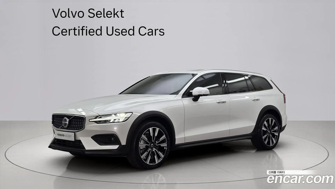 Volvo V60 B5 Ultra AWD, 2025