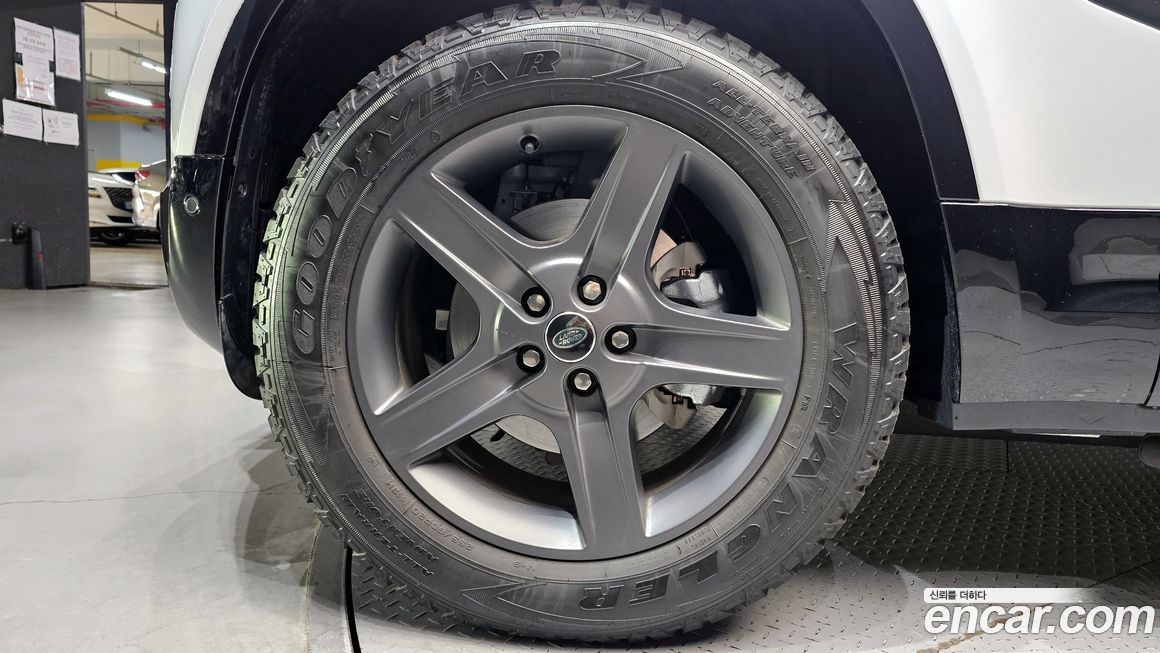 Land Rover Defender 110 D250 X-Dynamic SE, 2025