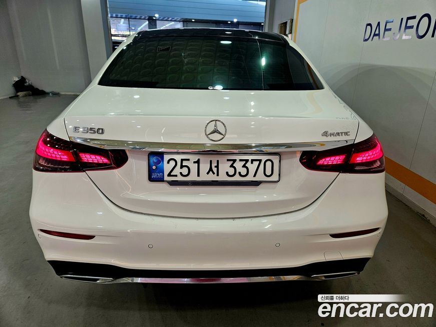 Mercedes-Benz E-Class E350 4MATIC AMG Line, 2022