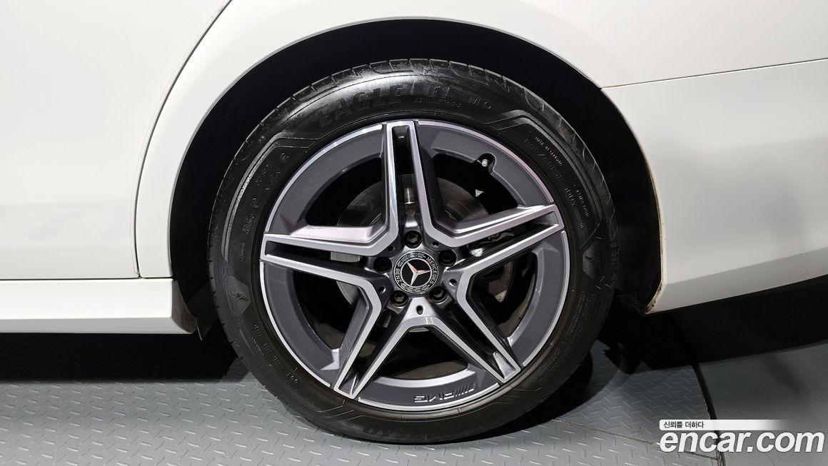 Mercedes-Benz E-Class E250 AMG Line, 2023