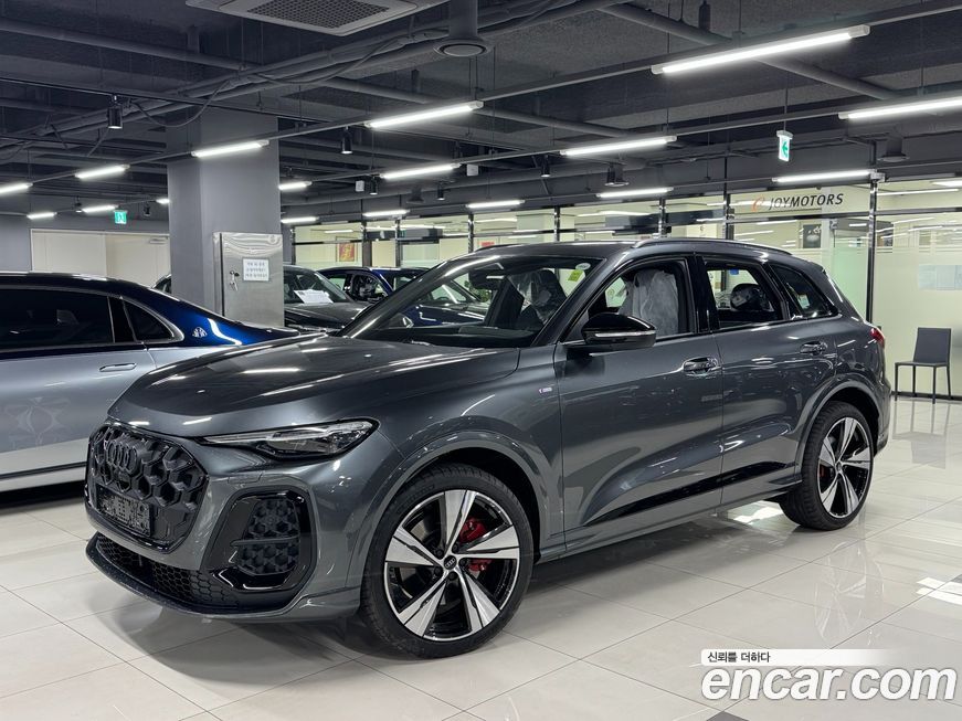 Audi Q5 40 TDI Quattro S Line Black Edition, 2025