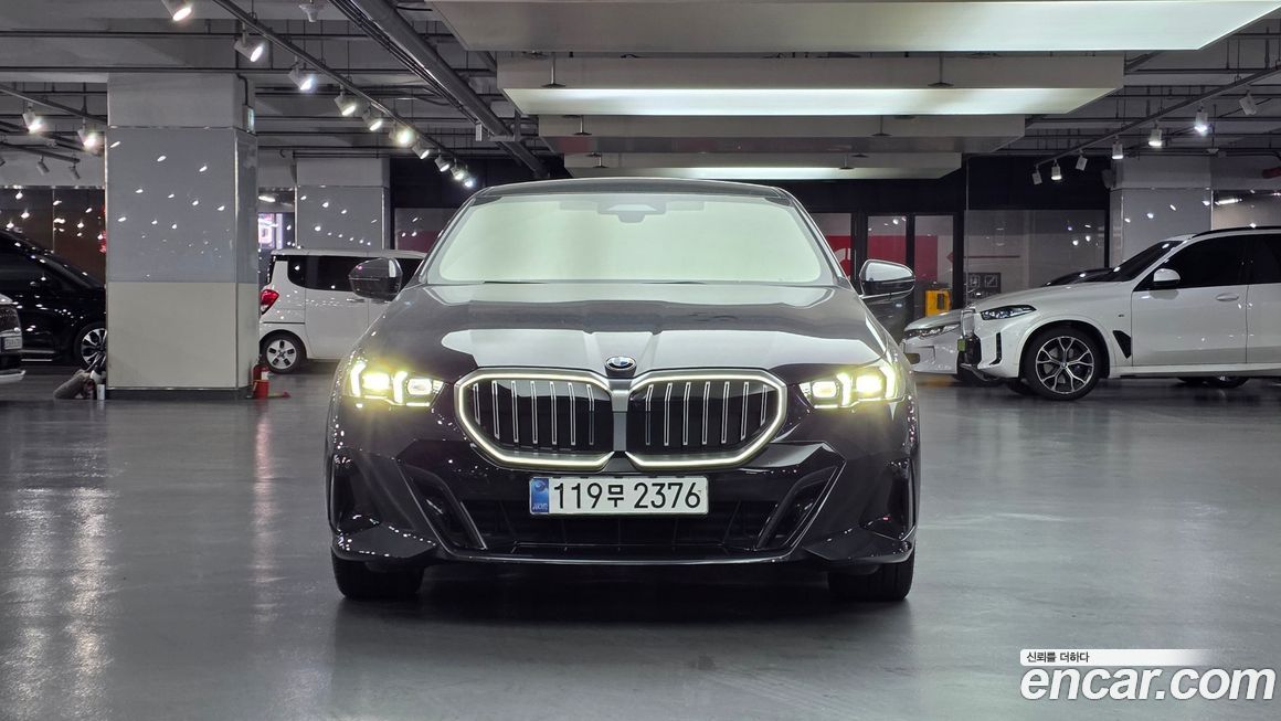 BMW 5-Series 530i xDrive M Sport, 2025
