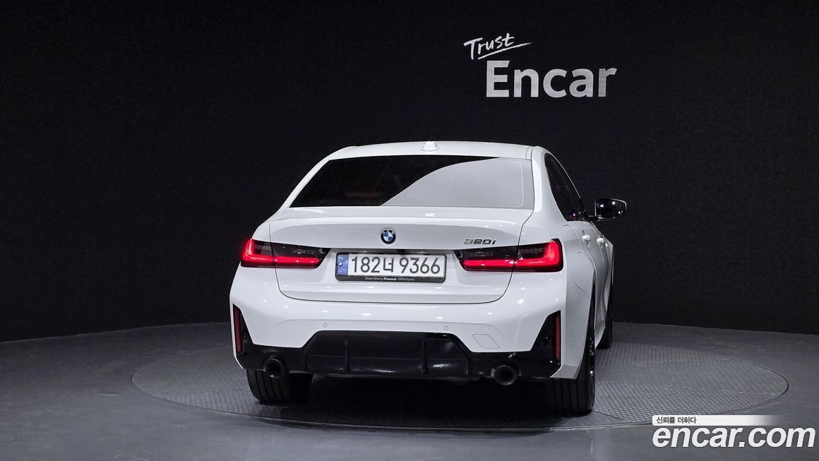 BMW 3-Series 320i M Sport, 2024