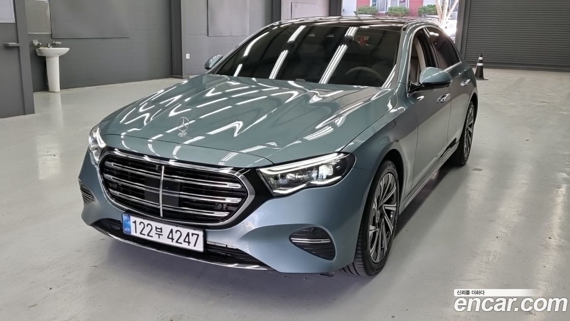 Mercedes-Benz E-Class E300 4MATIC Exclusive, 2024