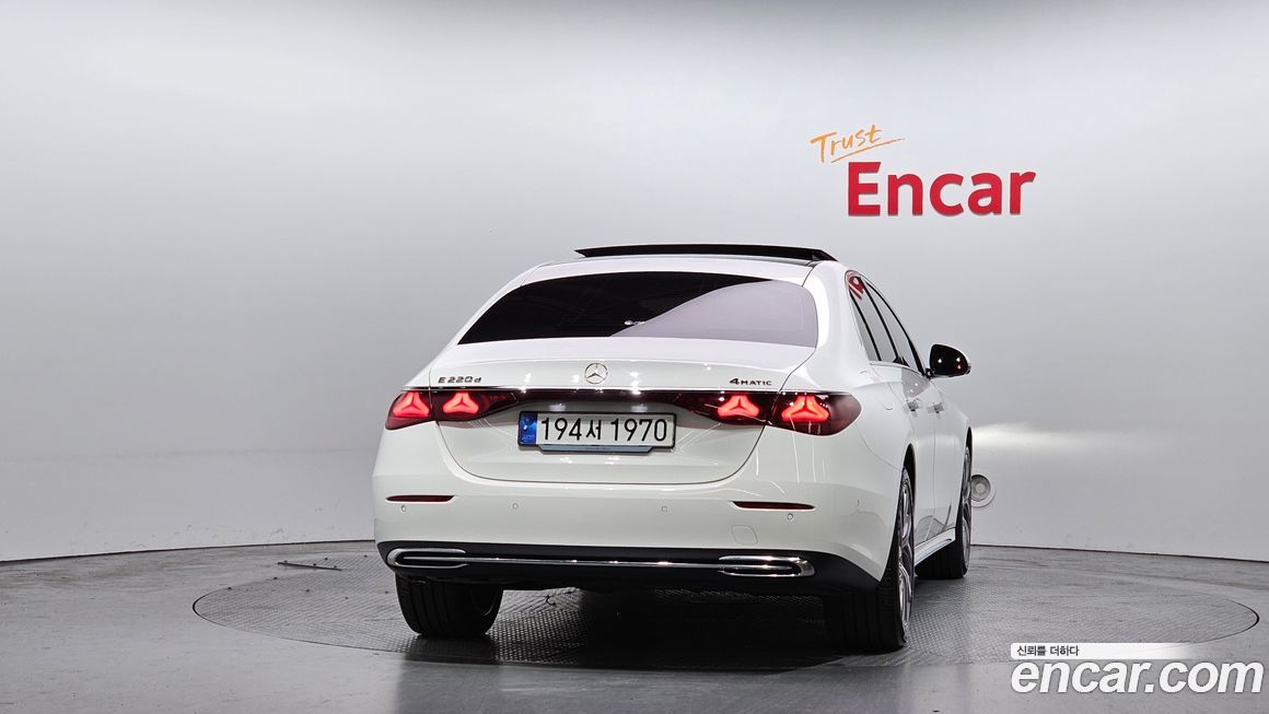 Mercedes-Benz E-Class E220d 4MATIC Exclusive, 2024