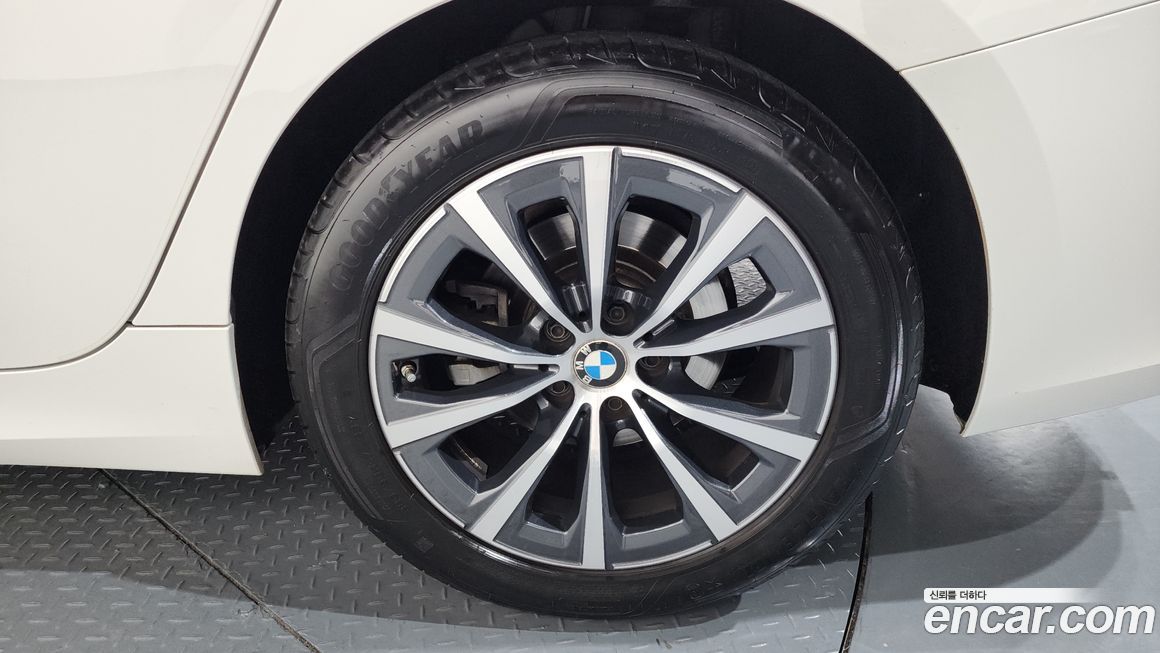 BMW 3-Series 320i, 2022