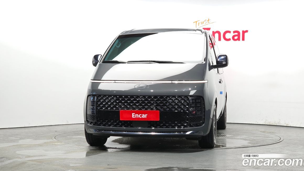 Hyundai Staria Lounge 9-Seater, 2025