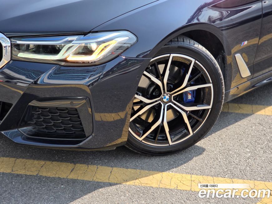 BMW 5-Series 530i xDrive M Sport Package, 2023