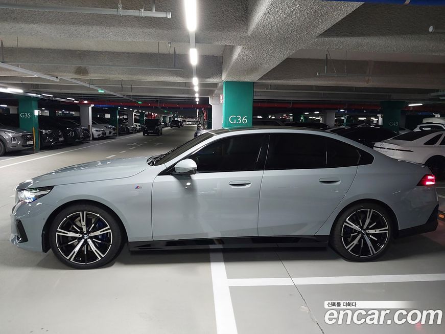 BMW 5-Series 530i xDrive M Sport, 2024