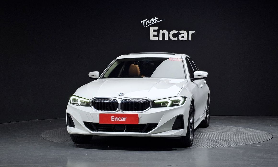BMW 3-Series 320i, 2023