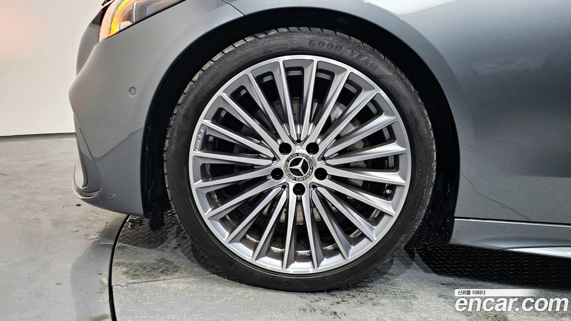 Mercedes-Benz C-Class C300 4MATIC AMG Line, 2023