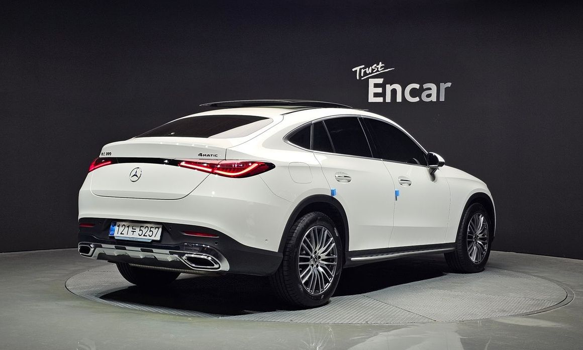 Mercedes-Benz GLC-Class GLC300 4MATIC Avnatgarde Coupe, 2025