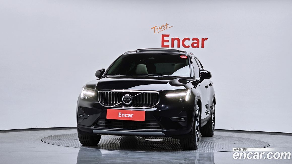 Volvo XC40 B4 Ultimate Bright, 2024