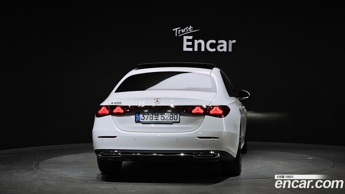 Mercedes-Benz E-Class E200 Avantgarde, 2024