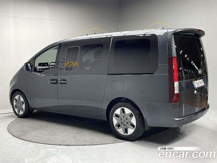 Hyundai Staria Tourer 11-Seater, 2025