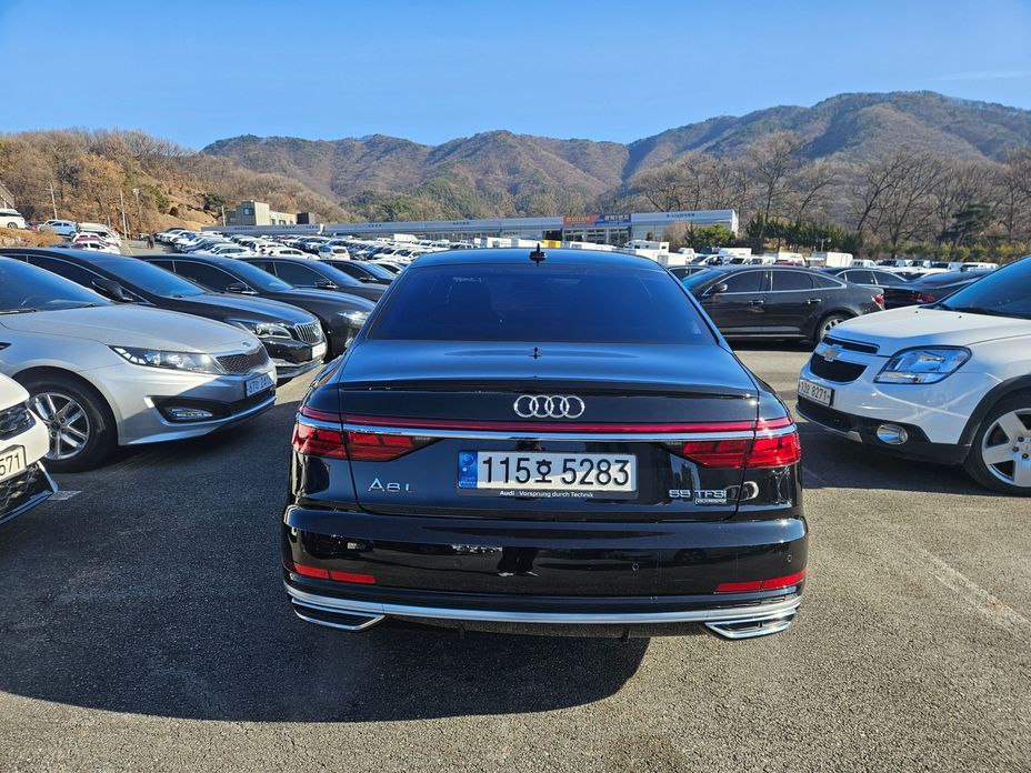 Audi A8 55 TFSI Quattro LWB, 2021