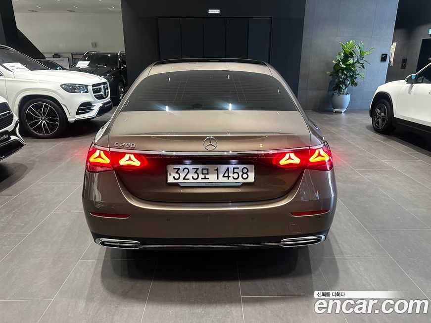 Mercedes-Benz E-Class E200 Avantgarde, 2025