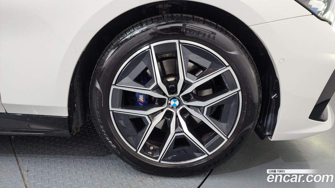 BMW 5-Series 520i M Sport, 2024