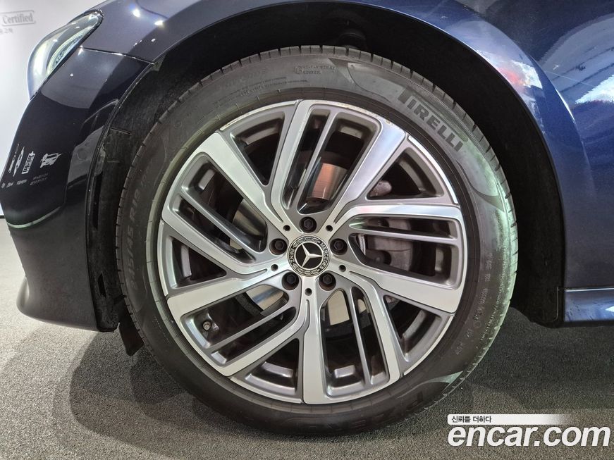 Mercedes-Benz E-Class E220d 4MATIC Exclusive, 2025
