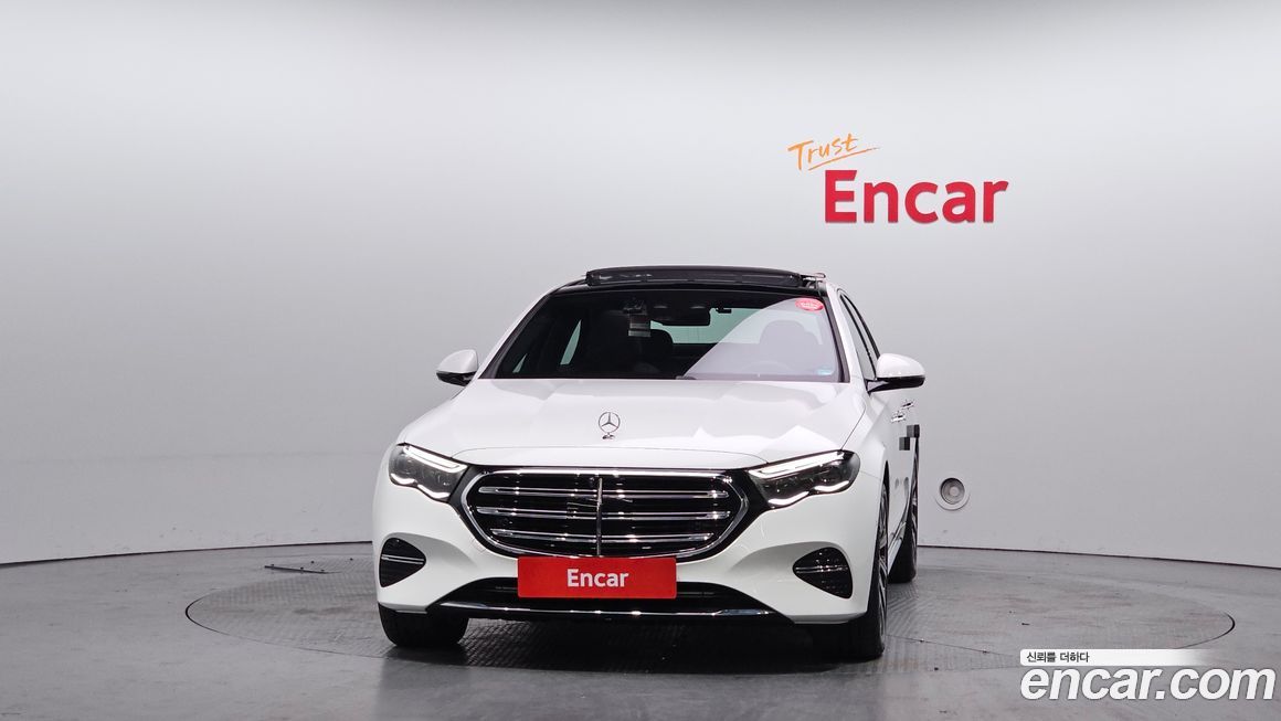 Mercedes-Benz E-Class E300 4MATIC Exclusive, 2025