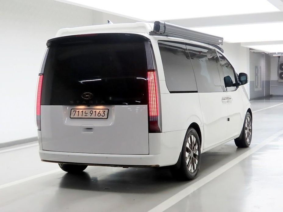 Hyundai Staria 2WD Camping Car, 2024