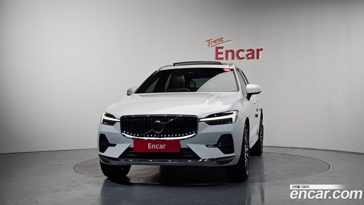 Volvo XC60 B6 Ultra Bright, 2025