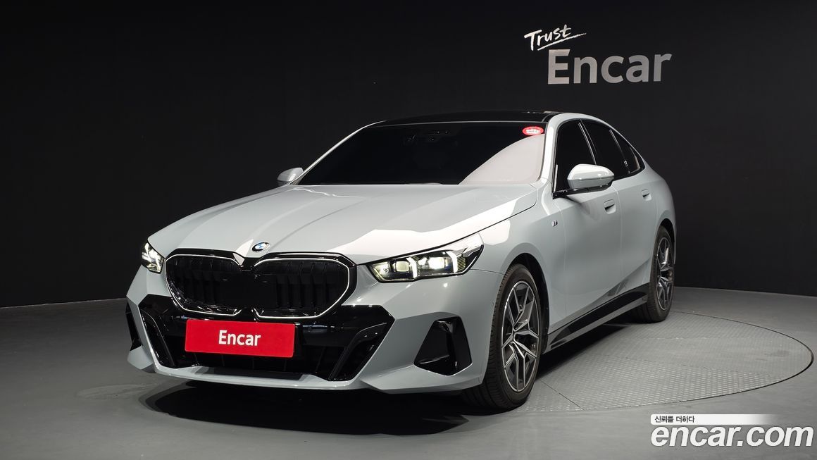 BMW 5-Series 520i M Sport, 2025