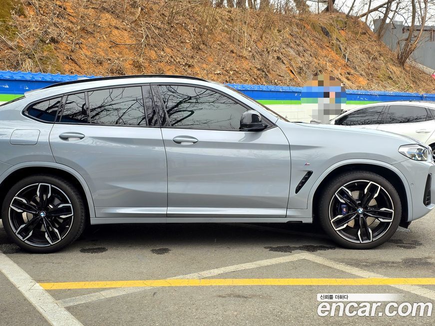 BMW X4 xDrive M40i, 2025