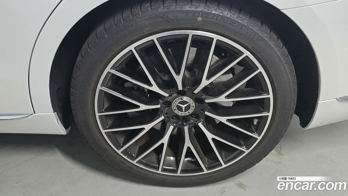 Mercedes-Benz S-Class S580L 4MATIC, 2024