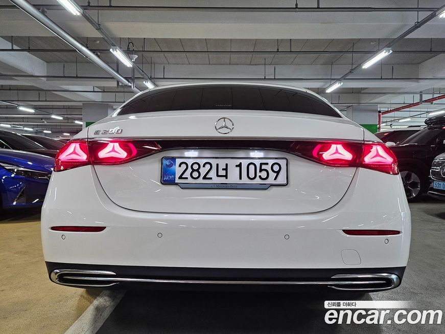 Mercedes-Benz E-Class E200 Avantgarde, 2025