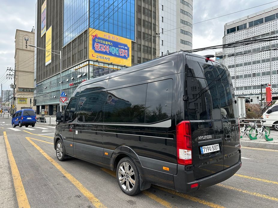Hyundai Solati 15-seater, 2022